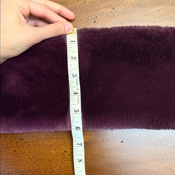 Elegant Merlot Faux Fur Scarf by Lord & Taylor NWT New Scarf - Picture 14 of 14
